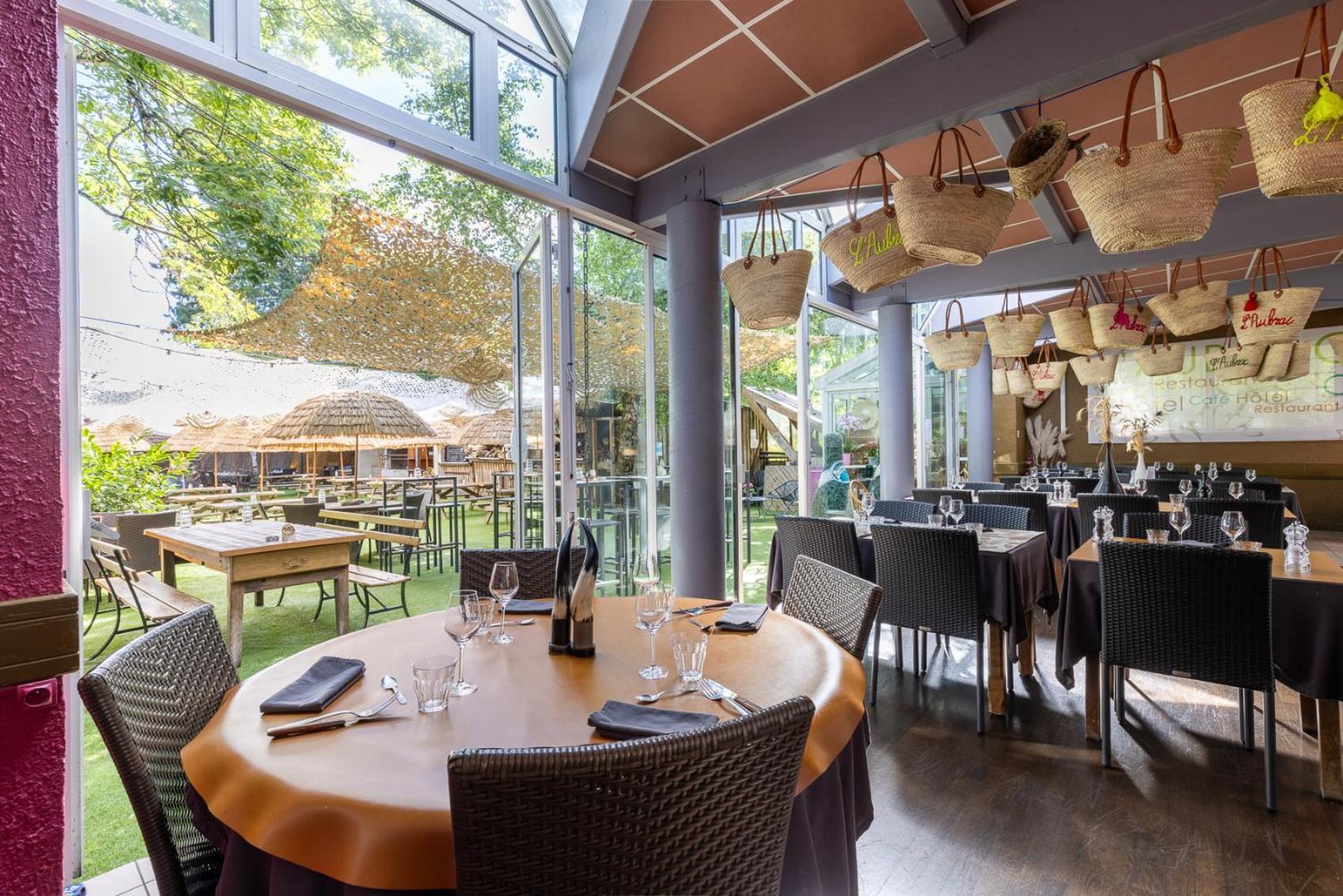 Hotel-Restaurant Logis L'Aubrac Laguiole Bagian luar foto